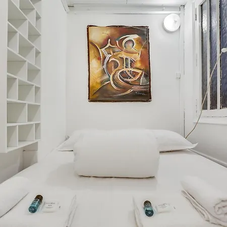 Triplex In Boulevard De Magenta By Guestready *
