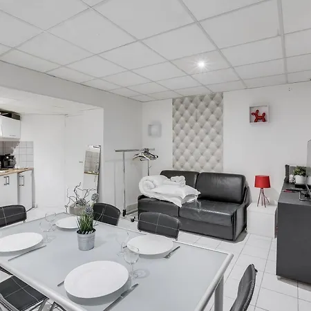 Triplex In Boulevard De Magenta By Guestready Paris